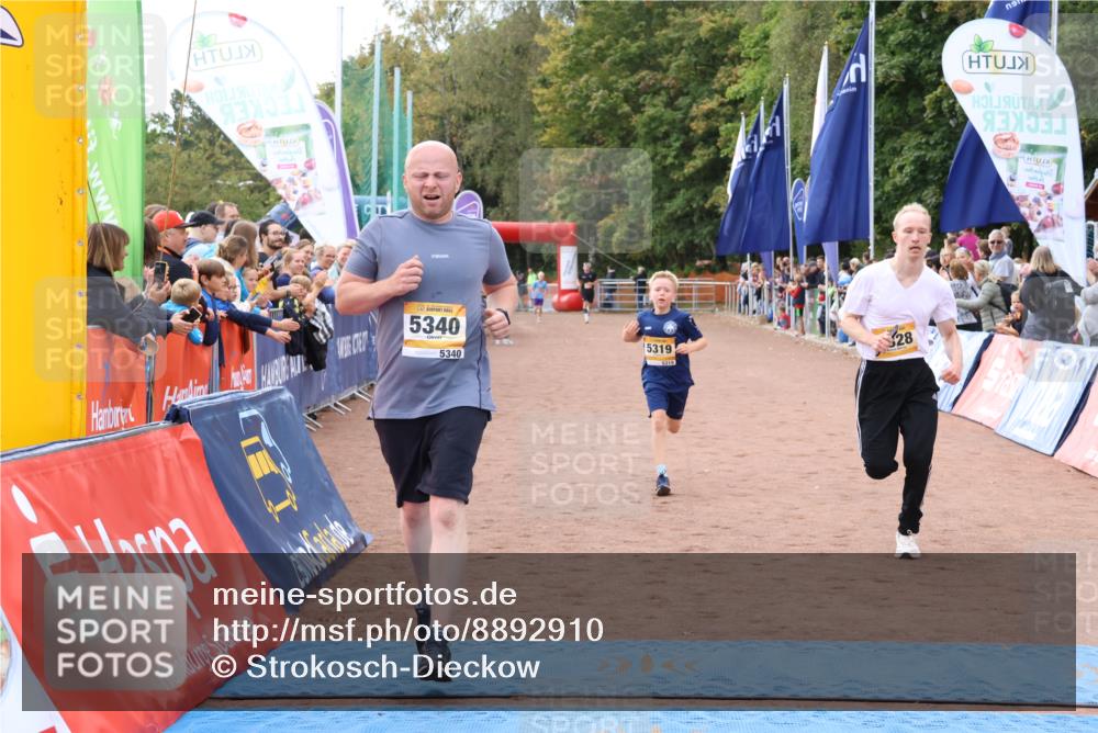 14.09.2025 - Airport Race Strokosch-Dieckow http://msf.ph/oto/8892910 14.09.2025 12:02:58 Ziel 527, 5108, 5319, 5328, 5340 meine-sportfotos.de