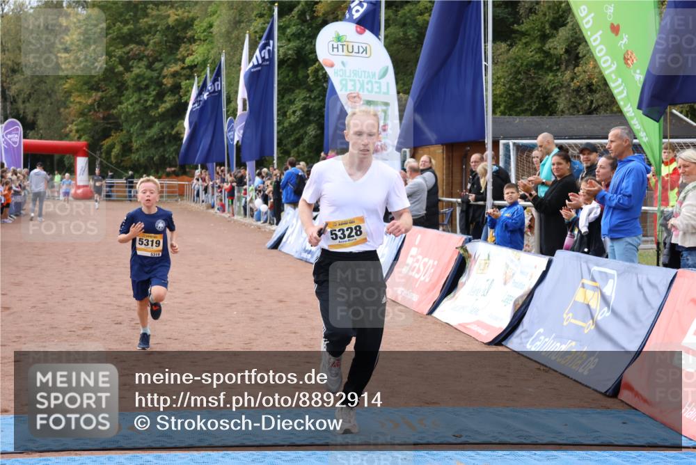 14.09.2025 - Airport Race Strokosch-Dieckow http://msf.ph/oto/8892914 14.09.2025 12:02:58 Ziel 527, 5108, 5319, 5328, 5340 meine-sportfotos.de