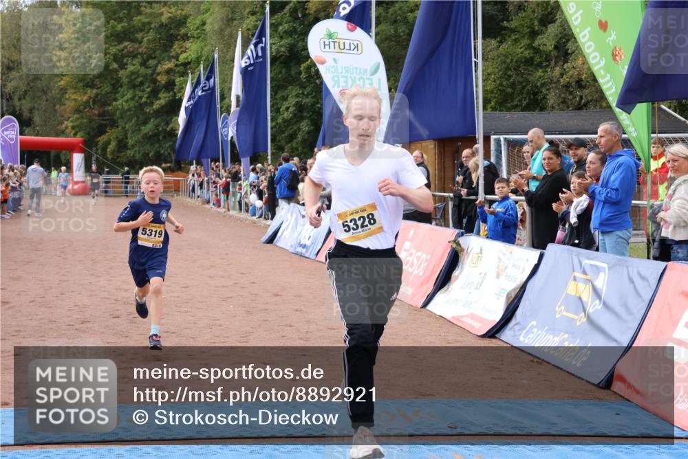 14.09.2025 - Airport Race Strokosch-Dieckow http://msf.ph/oto/8892921 14.09.2025 12:02:58 Ziel 527, 5108, 5319, 5328, 5340 meine-sportfotos.de