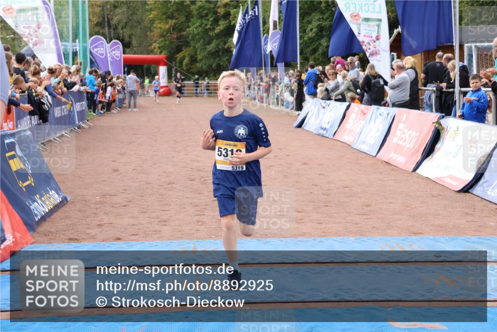 14.09.2025 - Airport Race Strokosch-Dieckow http://msf.ph/oto/8892925 14.09.2025 12:03:00 Ziel 5319, 5328, 5340 meine-sportfotos.de