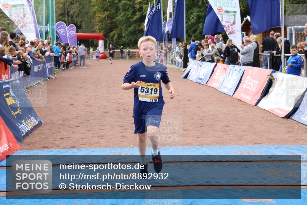 14.09.2025 - Airport Race Strokosch-Dieckow http://msf.ph/oto/8892932 14.09.2025 12:03:00 Ziel 5319, 5328, 5340 meine-sportfotos.de