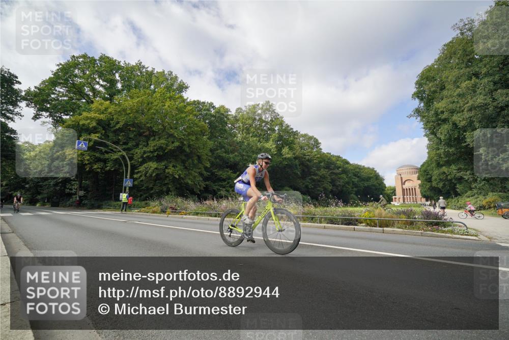 14.09.2025 - Stadtparktriathlon Michael Burmester http://msf.ph/oto/8892944 14.09.2025 11:31:03 Radfahren 862, 920, 929, 957, 964, 987 meine-sportfotos.de