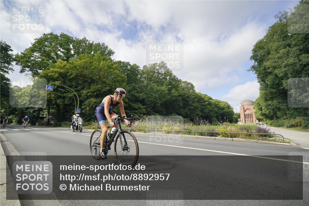 14.09.2025 - Stadtparktriathlon Michael Burmester http://msf.ph/oto/8892957 14.09.2025 11:31:38 Radfahren 893, 895, 940, 958 meine-sportfotos.de
