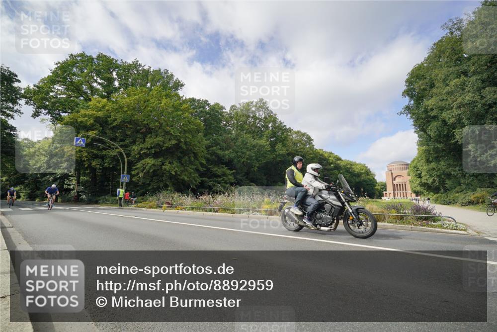 14.09.2025 - Stadtparktriathlon Michael Burmester http://msf.ph/oto/8892959 14.09.2025 11:31:38 Radfahren 893, 895, 940, 958 meine-sportfotos.de