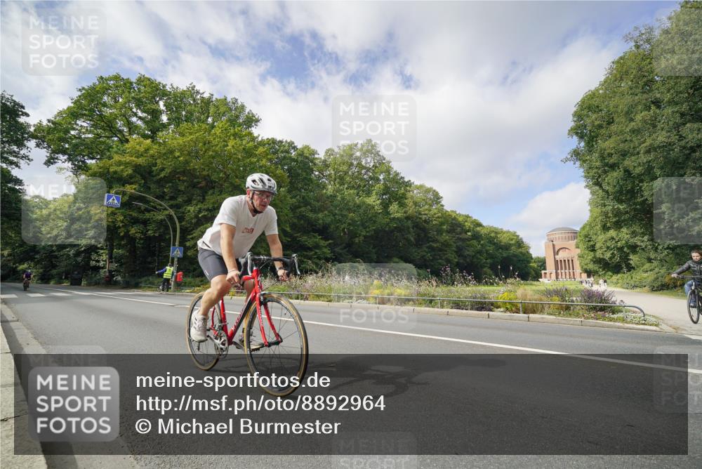 14.09.2025 - Stadtparktriathlon Michael Burmester http://msf.ph/oto/8892964 14.09.2025 11:31:47 Radfahren 876, 895, 948, 958 meine-sportfotos.de
