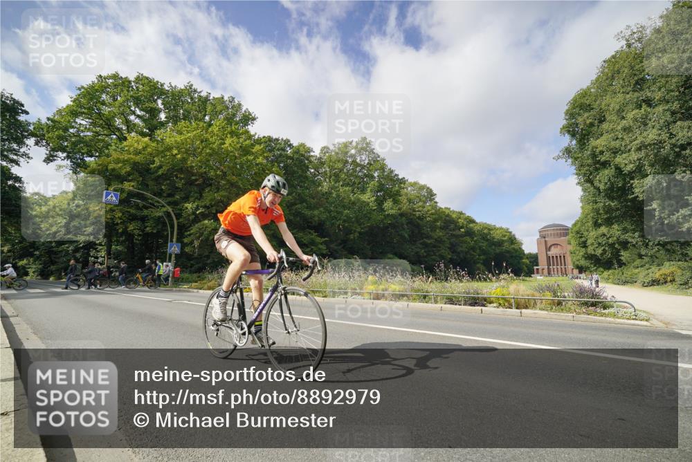 14.09.2025 - Stadtparktriathlon Michael Burmester http://msf.ph/oto/8892979 14.09.2025 11:32:22 Radfahren 894, 968, 974, 997, 1017 meine-sportfotos.de