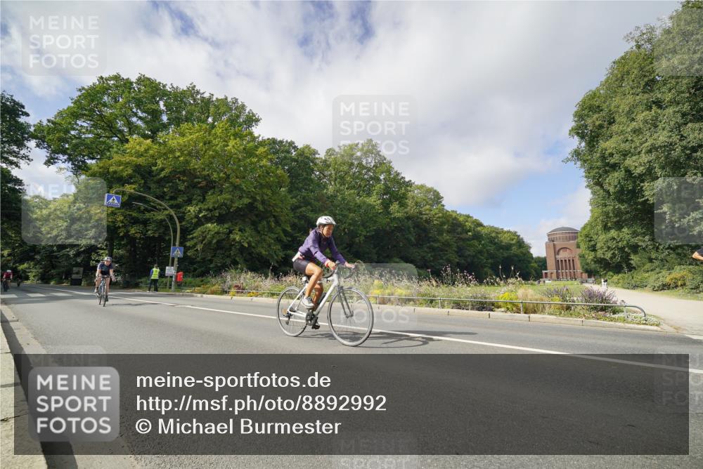 14.09.2025 - Stadtparktriathlon Michael Burmester http://msf.ph/oto/8892992 14.09.2025 11:33:17 Radfahren 824, 946, 980, 992, 1005, 1011, 1067 meine-sportfotos.de
