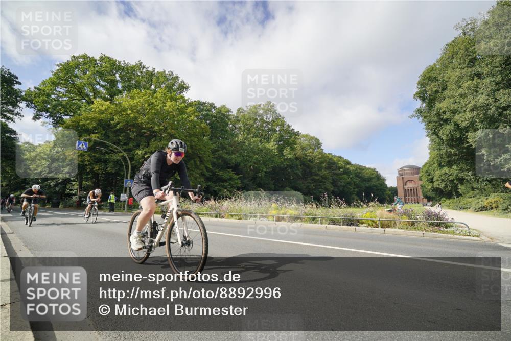 14.09.2025 - Stadtparktriathlon Michael Burmester http://msf.ph/oto/8892996 14.09.2025 11:33:24 Radfahren 824, 839, 946, 962, 980, 992, 1008, 1067 meine-sportfotos.de