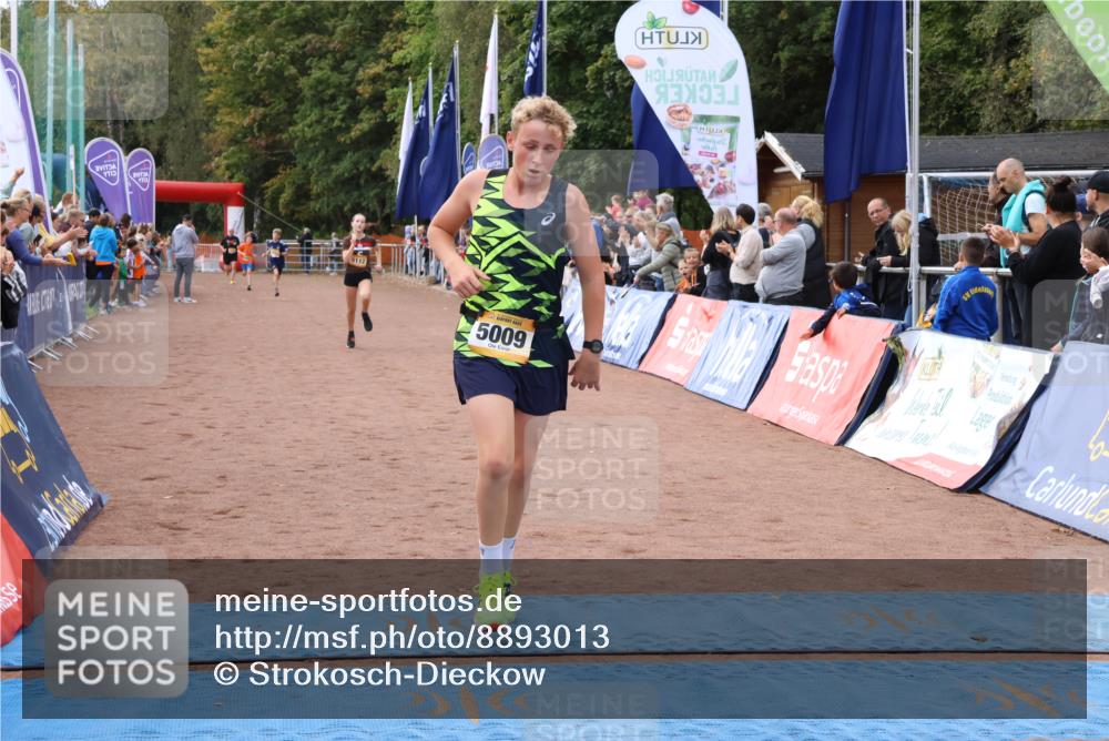 14.09.2025 - Airport Race Strokosch-Dieckow http://msf.ph/oto/8893013 14.09.2025 12:03:38 Ziel 5009, 5112, 5491 meine-sportfotos.de