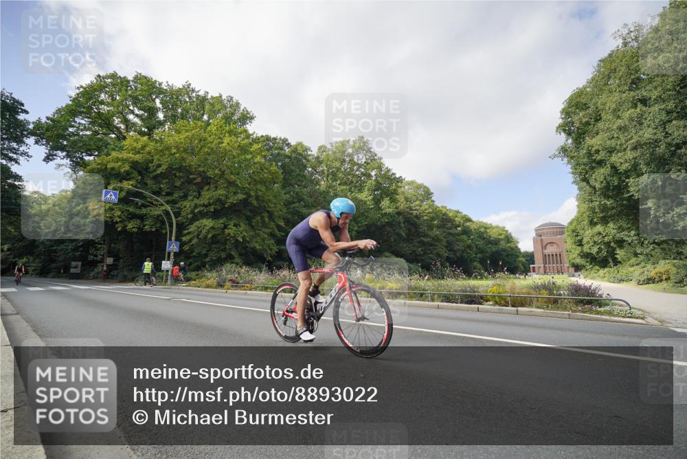 14.09.2025 - Stadtparktriathlon Michael Burmester http://msf.ph/oto/8893022 14.09.2025 11:34:38 Radfahren 902, 926, 969, 993, 1035 meine-sportfotos.de