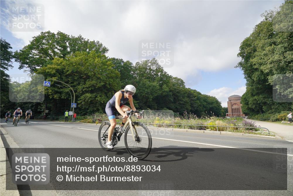 14.09.2025 - Stadtparktriathlon Michael Burmester http://msf.ph/oto/8893034 14.09.2025 11:35:14 Radfahren 868, 932, 985, 990, 1012, 1041, 1103 meine-sportfotos.de