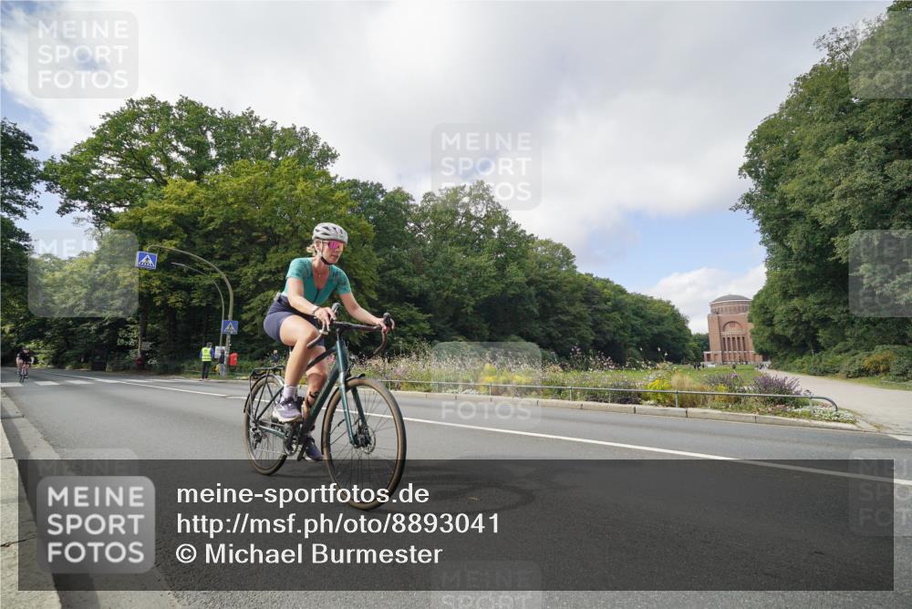 14.09.2025 - Stadtparktriathlon Michael Burmester http://msf.ph/oto/8893041 14.09.2025 11:35:25 Radfahren 931, 947, 990, 1023, 1041 meine-sportfotos.de