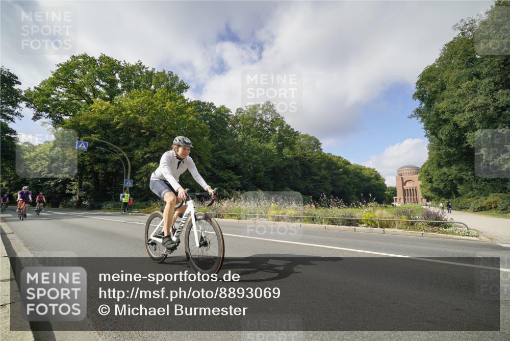 14.09.2025 - Stadtparktriathlon Michael Burmester http://msf.ph/oto/8893069 14.09.2025 11:36:42 Radfahren 916, 938, 973, 982, 989, 1018, 1077, 1083, 1101 meine-sportfotos.de