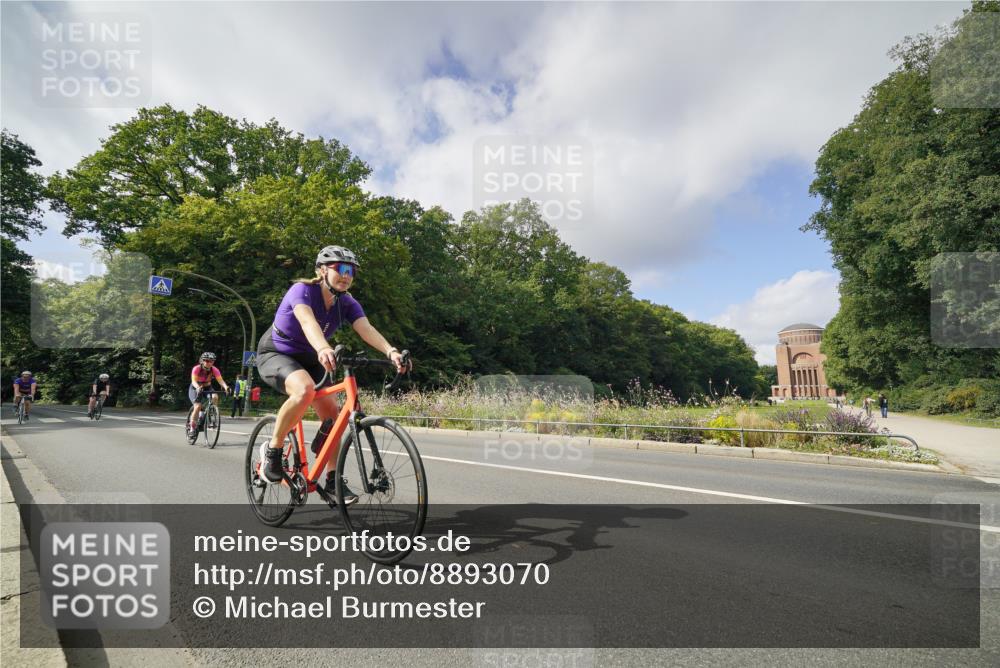 14.09.2025 - Stadtparktriathlon Michael Burmester http://msf.ph/oto/8893070 14.09.2025 11:36:43 Radfahren 916, 938, 973, 982, 989, 1018, 1077, 1083, 1101 meine-sportfotos.de