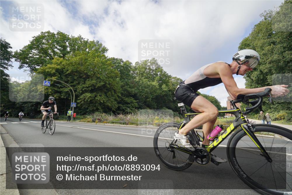 14.09.2025 - Stadtparktriathlon Michael Burmester http://msf.ph/oto/8893094 14.09.2025 11:37:45 Radfahren 981, 984, 1026, 1039, 1043, 1054, 1107 meine-sportfotos.de