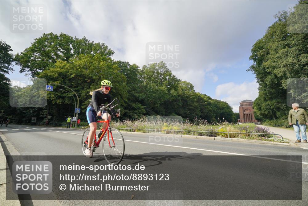 14.09.2025 - Stadtparktriathlon Michael Burmester http://msf.ph/oto/8893123 14.09.2025 11:38:52 Radfahren 855, 1019, 1025, 1047, 1099 meine-sportfotos.de