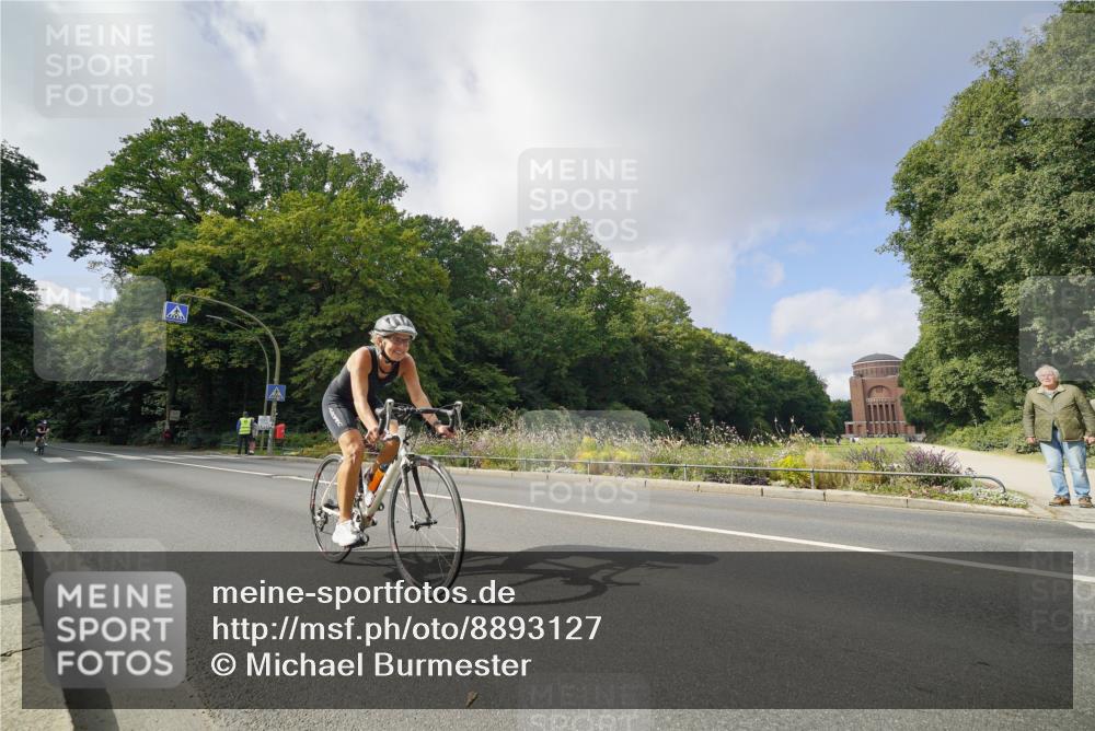 14.09.2025 - Stadtparktriathlon Michael Burmester http://msf.ph/oto/8893127 14.09.2025 11:39:01 Radfahren 949, 952, 998, 1025, 1086, 1099 meine-sportfotos.de