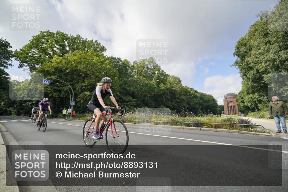 14.09.2025 - Stadtparktriathlon Michael Burmester http://msf.ph/oto/8893131 14.09.2025 11:39:09 Radfahren 949, 952, 1014, 1062, 1086, 1091 meine-sportfotos.de