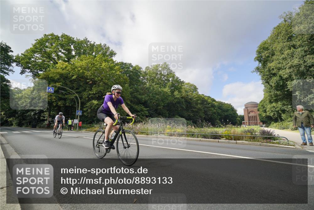 14.09.2025 - Stadtparktriathlon Michael Burmester http://msf.ph/oto/8893133 14.09.2025 11:39:10 Radfahren 949, 952, 1014, 1062, 1086, 1091 meine-sportfotos.de