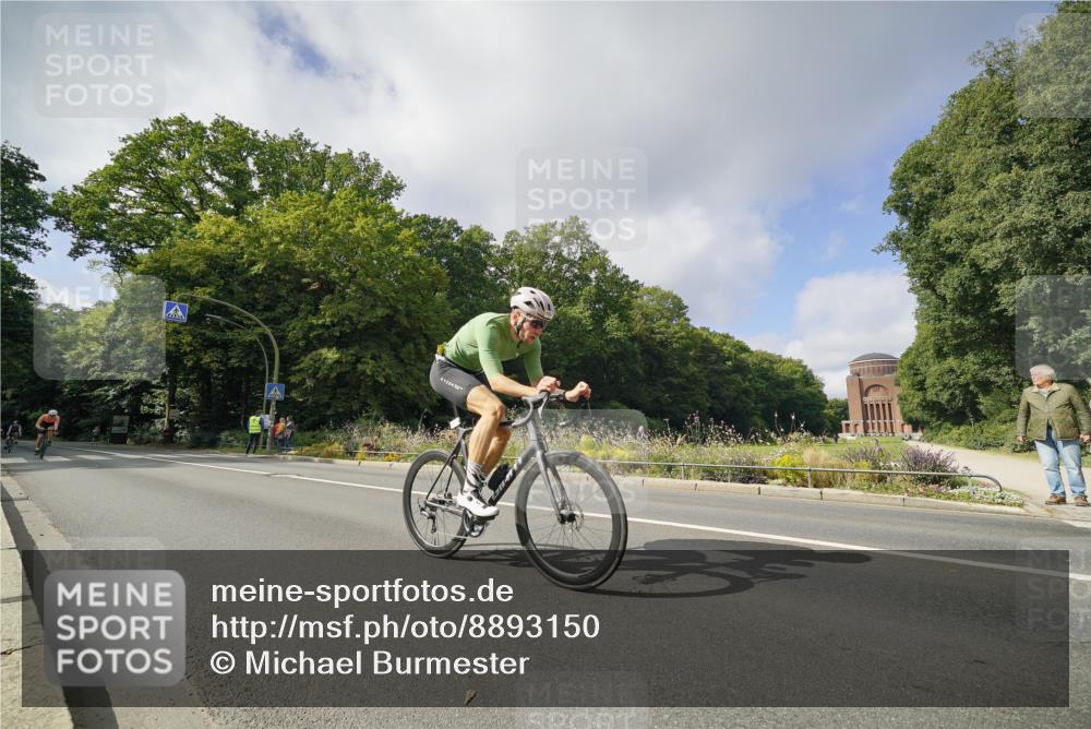 14.09.2025 - Stadtparktriathlon Michael Burmester http://msf.ph/oto/8893150 14.09.2025 11:39:47 Radfahren 957, 964, 1063, 1067, 1095, 1108 meine-sportfotos.de
