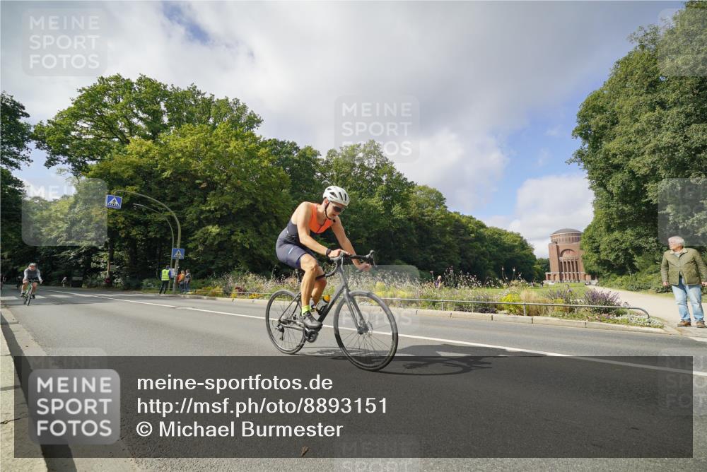 14.09.2025 - Stadtparktriathlon Michael Burmester http://msf.ph/oto/8893151 14.09.2025 11:39:50 Radfahren 929, 957, 964, 1060, 1063, 1067, 1095, 1108 meine-sportfotos.de
