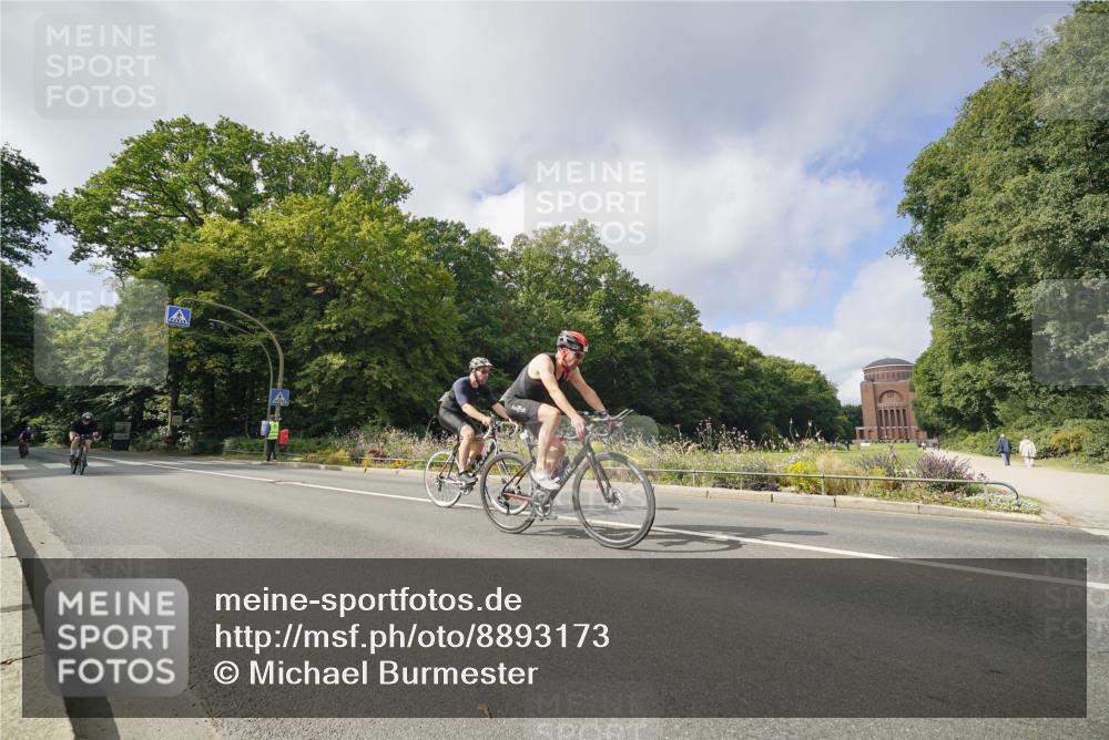14.09.2025 - Stadtparktriathlon Michael Burmester http://msf.ph/oto/8893173 14.09.2025 11:40:43 Radfahren 857, 948, 950, 966, 967, 978, 1007, 1036, 1089, 1116 meine-sportfotos.de