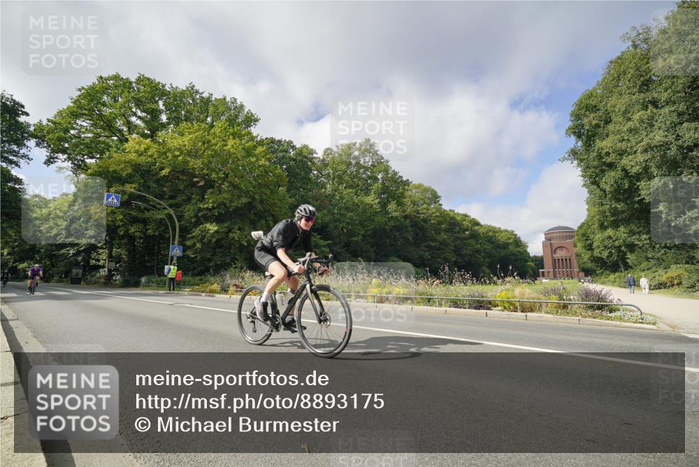 14.09.2025 - Stadtparktriathlon Michael Burmester http://msf.ph/oto/8893175 14.09.2025 11:40:45 Radfahren 857, 948, 966, 967, 978, 1006, 1036, 1089, 1116 meine-sportfotos.de