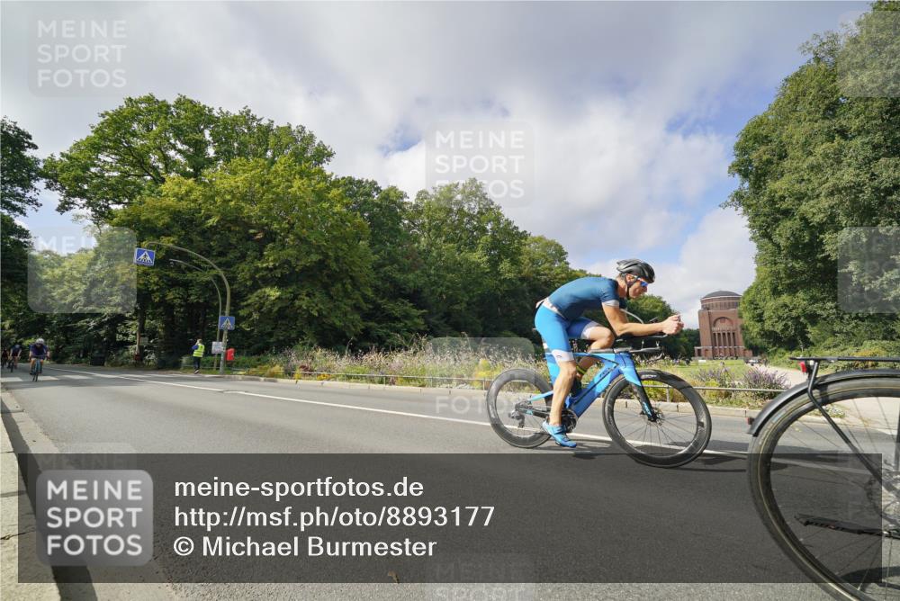 14.09.2025 - Stadtparktriathlon Michael Burmester http://msf.ph/oto/8893177 14.09.2025 11:40:51 Radfahren 948, 958, 966, 978, 1006, 1036, 1071 meine-sportfotos.de