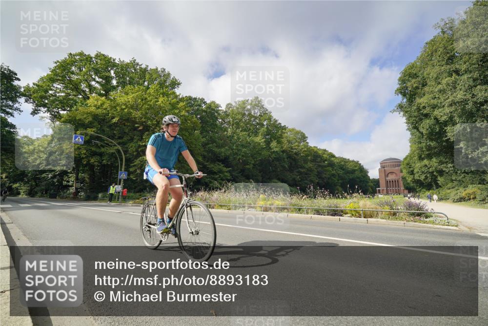 14.09.2025 - Stadtparktriathlon Michael Burmester http://msf.ph/oto/8893183 14.09.2025 11:41:00 Radfahren 958, 992, 1071, 1098 meine-sportfotos.de