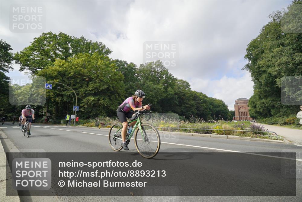 14.09.2025 - Stadtparktriathlon Michael Burmester http://msf.ph/oto/8893213 14.09.2025 11:42:25 Radfahren 934, 935, 962, 969, 979, 1011, 1012, 1023, 1066, 1084 meine-sportfotos.de