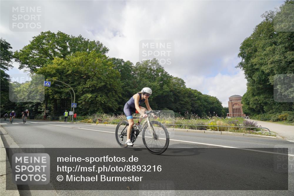 14.09.2025 - Stadtparktriathlon Michael Burmester http://msf.ph/oto/8893216 14.09.2025 11:42:28 Radfahren 934, 935, 962, 969, 979, 1011, 1012, 1023, 1066, 1076, 1092 meine-sportfotos.de