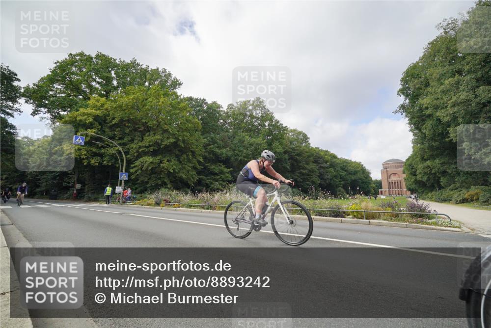 14.09.2025 - Stadtparktriathlon Michael Burmester http://msf.ph/oto/8893242 14.09.2025 11:42:54 Radfahren 789, 824, 926, 941, 976, 990, 1029, 1055, 1075, 1094, 1119 meine-sportfotos.de