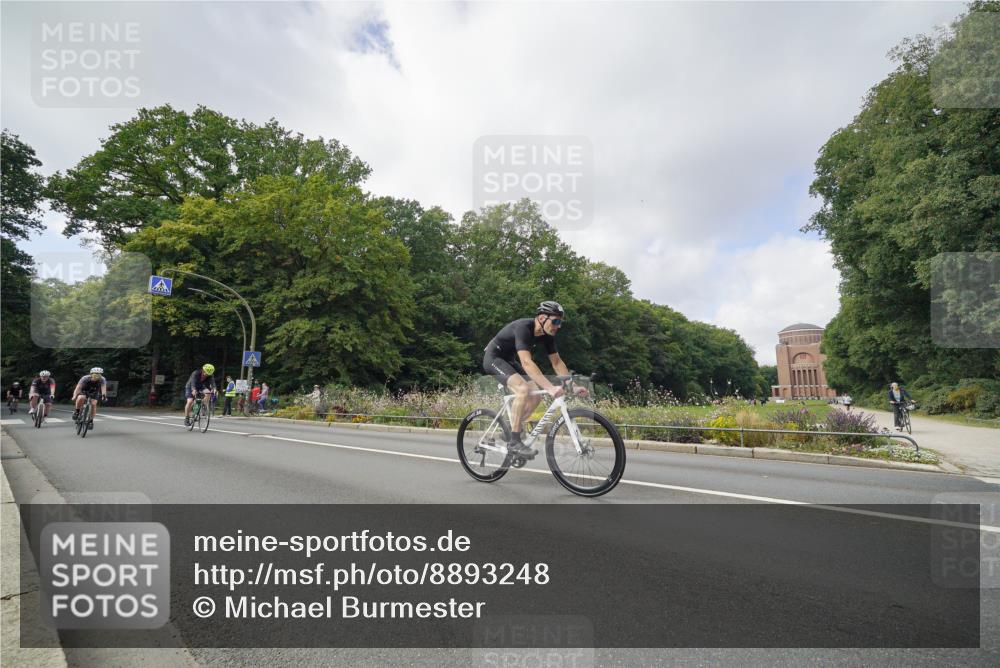 14.09.2025 - Stadtparktriathlon Michael Burmester http://msf.ph/oto/8893248 14.09.2025 11:43:01 Radfahren 789, 941, 976, 1008, 1029, 1055, 1057, 1119 meine-sportfotos.de
