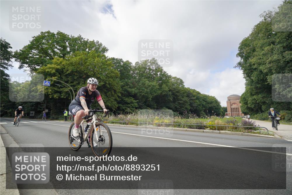 14.09.2025 - Stadtparktriathlon Michael Burmester http://msf.ph/oto/8893251 14.09.2025 11:43:04 Radfahren 789, 941, 976, 1008, 1055, 1057, 1119 meine-sportfotos.de