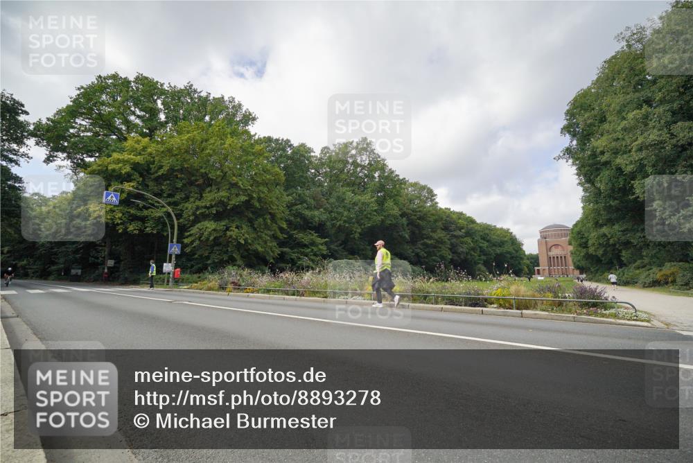 14.09.2025 - Stadtparktriathlon Michael Burmester http://msf.ph/oto/8893278 14.09.2025 11:44:21 Radfahren 1026, 1040, 1085, 1115 meine-sportfotos.de