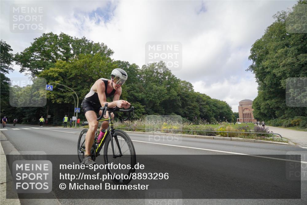 14.09.2025 - Stadtparktriathlon Michael Burmester http://msf.ph/oto/8893296 14.09.2025 11:44:45 Radfahren 995, 1018, 1043, 1080, 1102 meine-sportfotos.de