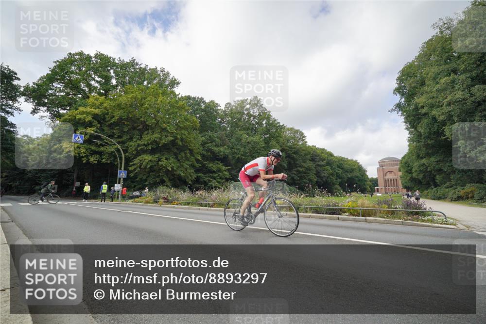 14.09.2025 - Stadtparktriathlon Michael Burmester http://msf.ph/oto/8893297 14.09.2025 11:44:49 Radfahren 987, 1018, 1043, 1080, 1102, 1107 meine-sportfotos.de