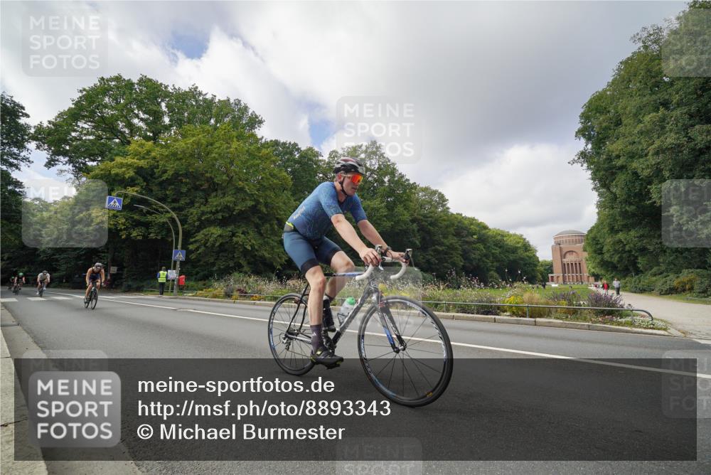 14.09.2025 - Stadtparktriathlon Michael Burmester http://msf.ph/oto/8893343 14.09.2025 11:47:05 Radfahren 937, 940, 955, 1060, 1069, 1073, 1091, 1110, 1120 meine-sportfotos.de