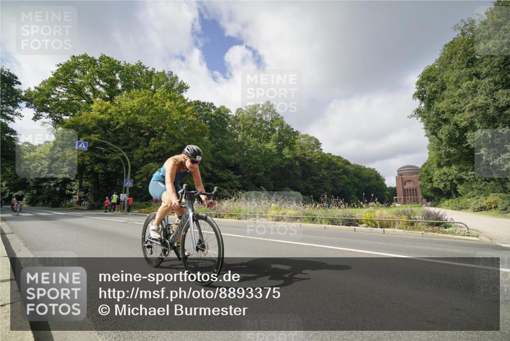 14.09.2025 - Stadtparktriathlon Michael Burmester http://msf.ph/oto/8893375 14.09.2025 11:48:22 Radfahren 964, 967, 968, 1035, 1041, 1053, 1089 meine-sportfotos.de