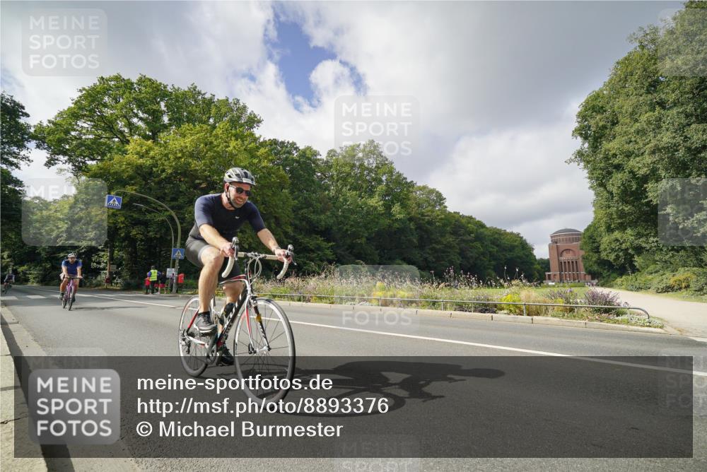 14.09.2025 - Stadtparktriathlon Michael Burmester http://msf.ph/oto/8893376 14.09.2025 11:48:24 Radfahren 964, 967, 968, 1035, 1041, 1053, 1089 meine-sportfotos.de