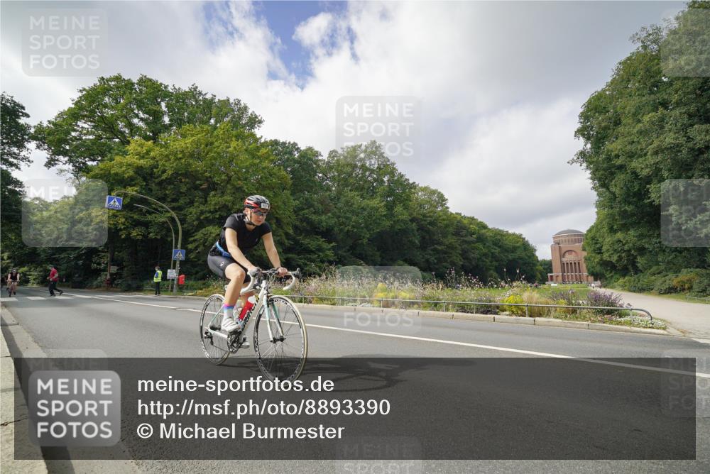 14.09.2025 - Stadtparktriathlon Michael Burmester http://msf.ph/oto/8893390 14.09.2025 11:48:58 Radfahren 929, 942, 957, 1019, 1092 meine-sportfotos.de