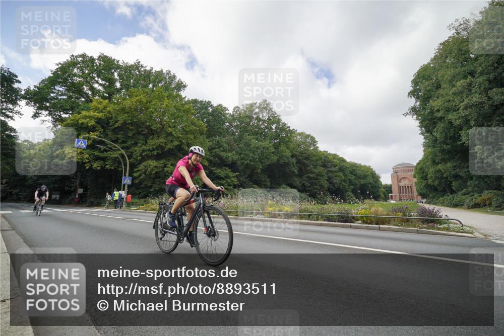 14.09.2025 - Stadtparktriathlon Michael Burmester http://msf.ph/oto/8893511 14.09.2025 11:53:17 Radfahren 946, 1017, 1039, 1047, 1064 meine-sportfotos.de