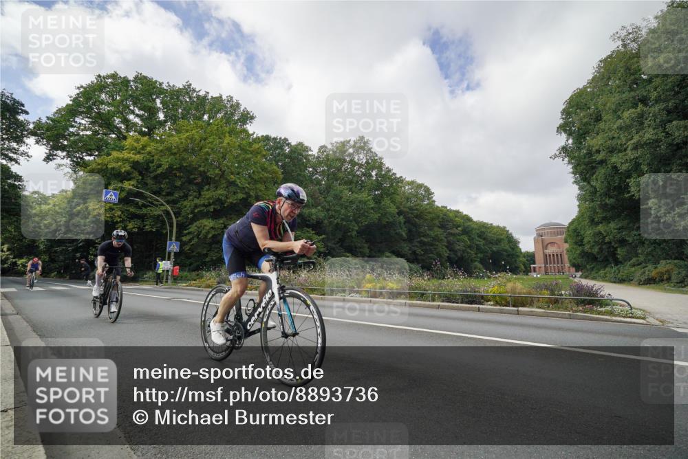 14.09.2025 - Stadtparktriathlon Michael Burmester http://msf.ph/oto/8893736 14.09.2025 11:53:52 Radfahren 995, 1031, 1046, 1069, 1086, 1099 meine-sportfotos.de