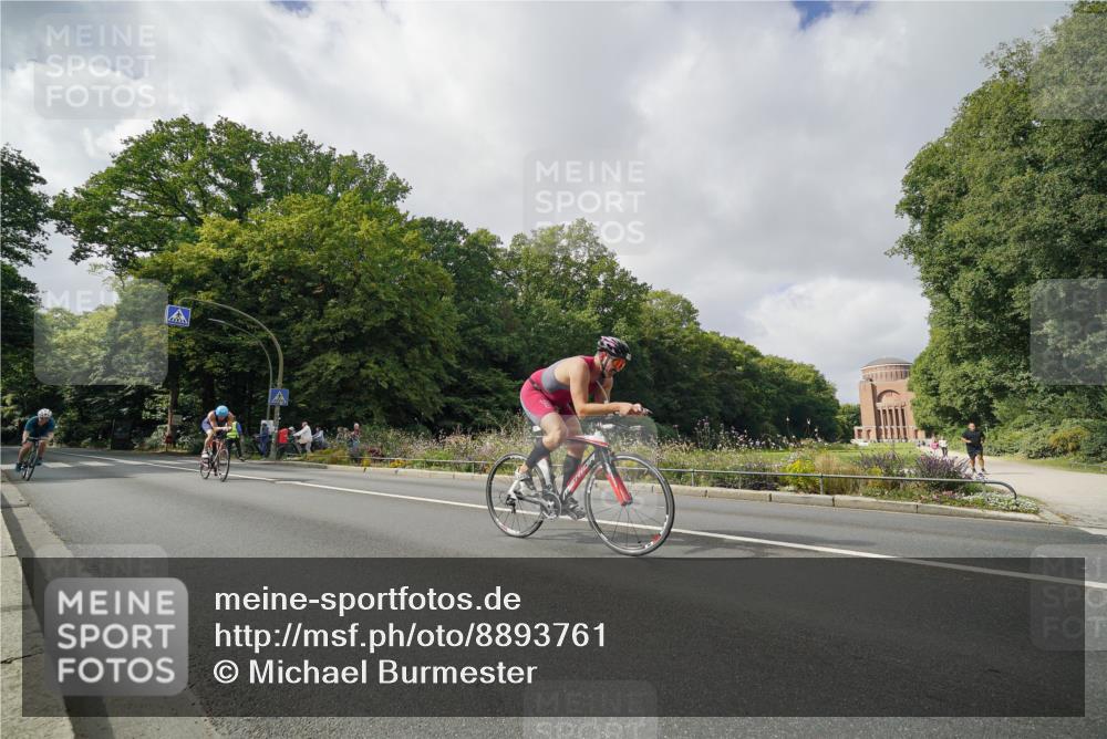 14.09.2025 - Stadtparktriathlon Michael Burmester http://msf.ph/oto/8893761 14.09.2025 11:54:58 Radfahren 939, 1035, 1073, 1095, 1162 meine-sportfotos.de