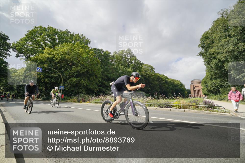 14.09.2025 - Stadtparktriathlon Michael Burmester http://msf.ph/oto/8893769 14.09.2025 11:55:36 Radfahren 955, 1049, 1072, 1091, 1092, 1116, 1164, 1168, 1186, 1194 meine-sportfotos.de