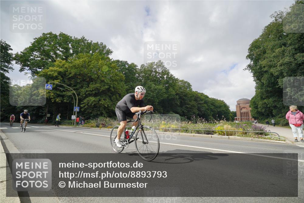 14.09.2025 - Stadtparktriathlon Michael Burmester http://msf.ph/oto/8893793 14.09.2025 11:56:15 Radfahren 1014, 1022, 1089, 1170, 1214 meine-sportfotos.de