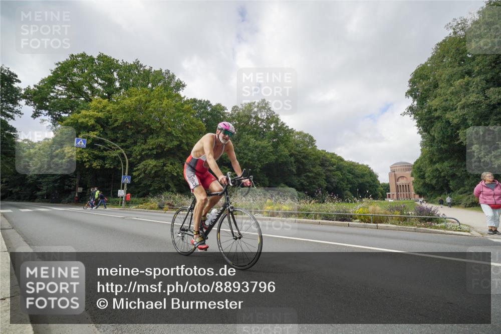 14.09.2025 - Stadtparktriathlon Michael Burmester http://msf.ph/oto/8893796 14.09.2025 11:56:18 Radfahren 1022, 1089, 1170 meine-sportfotos.de