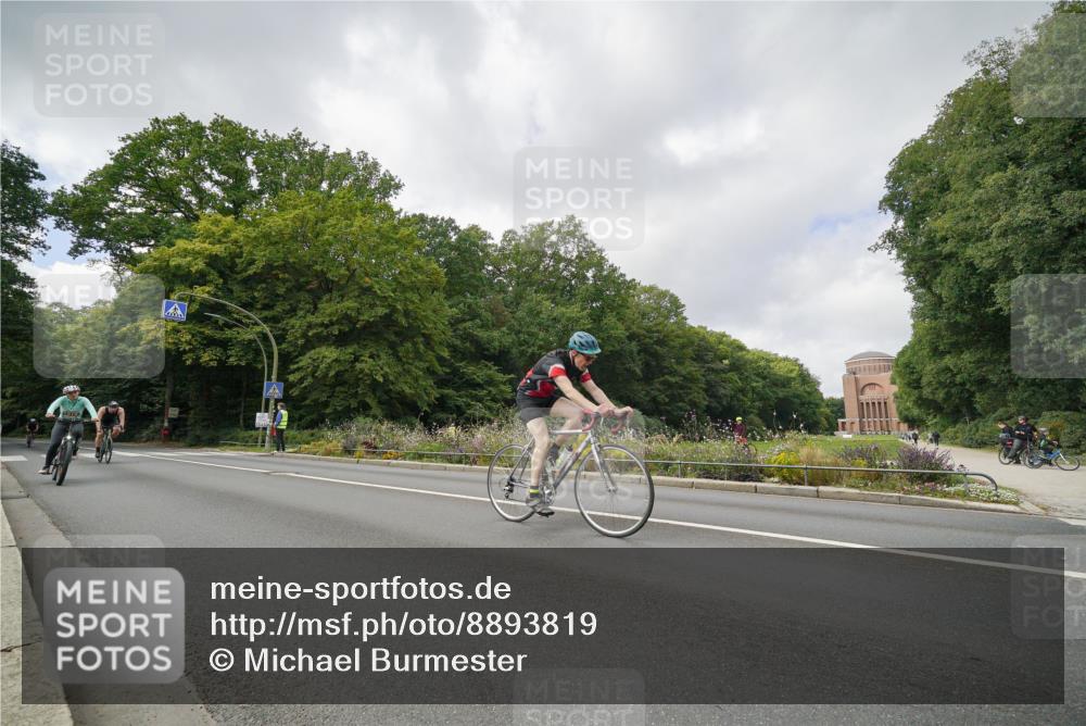 14.09.2025 - Stadtparktriathlon Michael Burmester http://msf.ph/oto/8893819 14.09.2025 11:57:06 Radfahren 952, 1016, 1050, 1129, 1146, 1189 meine-sportfotos.de
