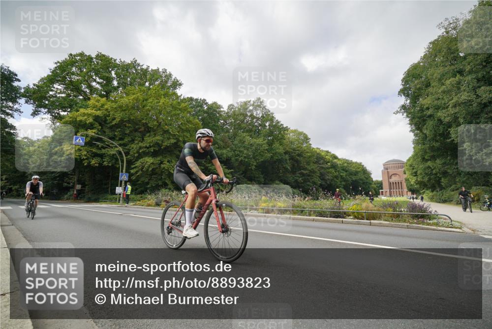 14.09.2025 - Stadtparktriathlon Michael Burmester http://msf.ph/oto/8893823 14.09.2025 11:57:11 Radfahren 952, 1016, 1050, 1129, 1132, 1146, 1189, 1203, 1205, 1211 meine-sportfotos.de