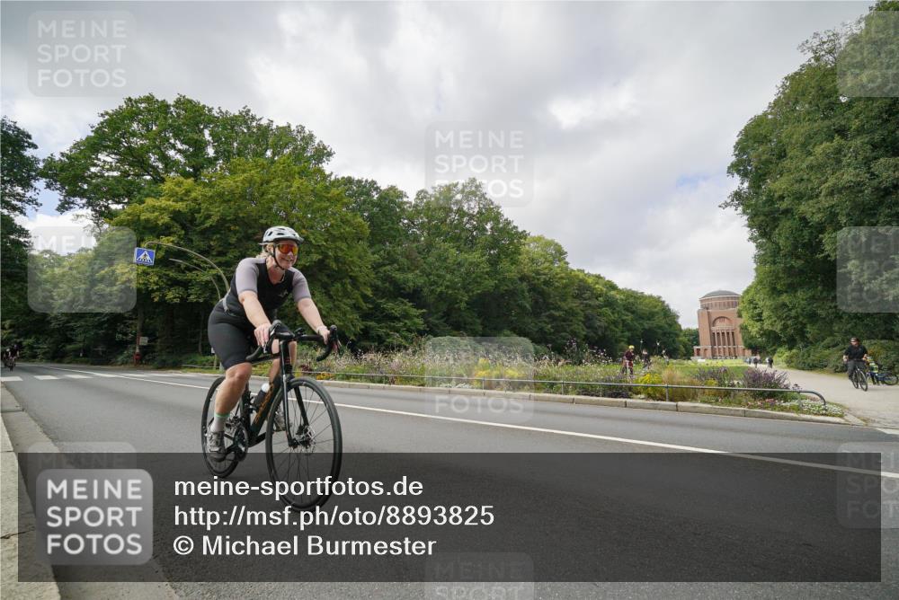 14.09.2025 - Stadtparktriathlon Michael Burmester http://msf.ph/oto/8893825 14.09.2025 11:57:12 Radfahren 952, 1016, 1050, 1129, 1132, 1189, 1203, 1205, 1211 meine-sportfotos.de